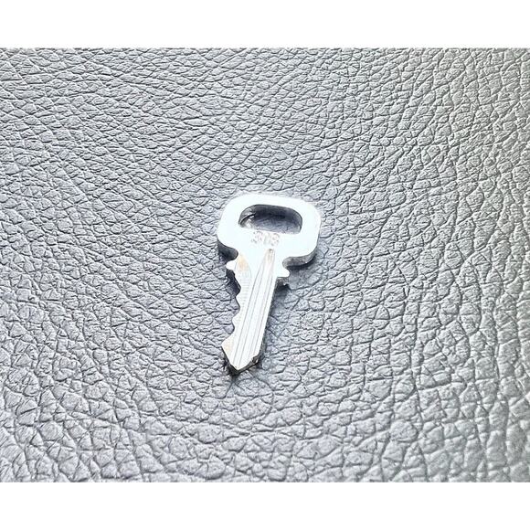 Louis Vuitton Silver Tone Key 318 fits AUTHENTIC Lock only - Picture 5 of 5